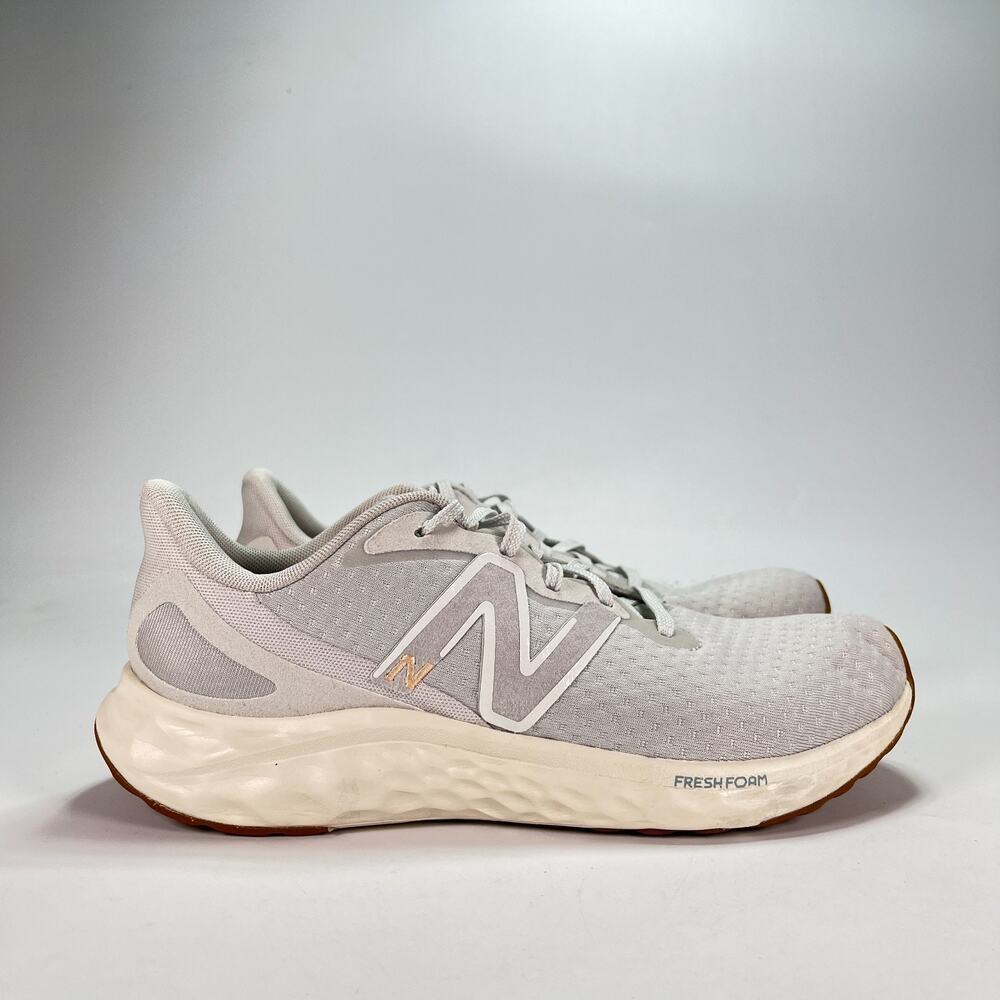 New Balance Fresh Foam Arishi v4 Gray White Gum Lace Up Running Shoes Men's Sz 8